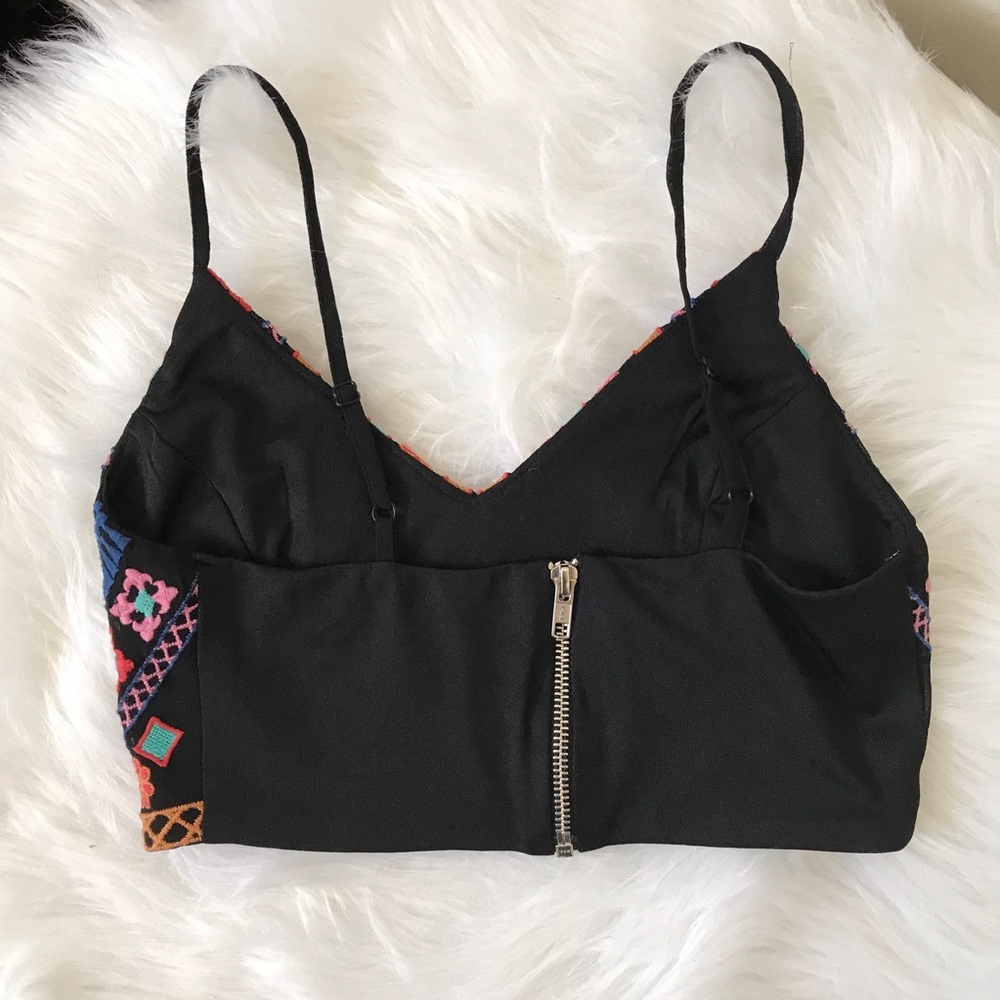 MISSGUIDED Embroidered Bralette - Picture 5 of 8